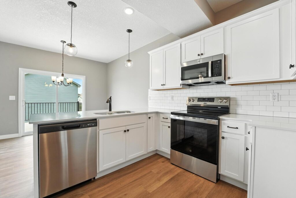 12512 kitchen coburn