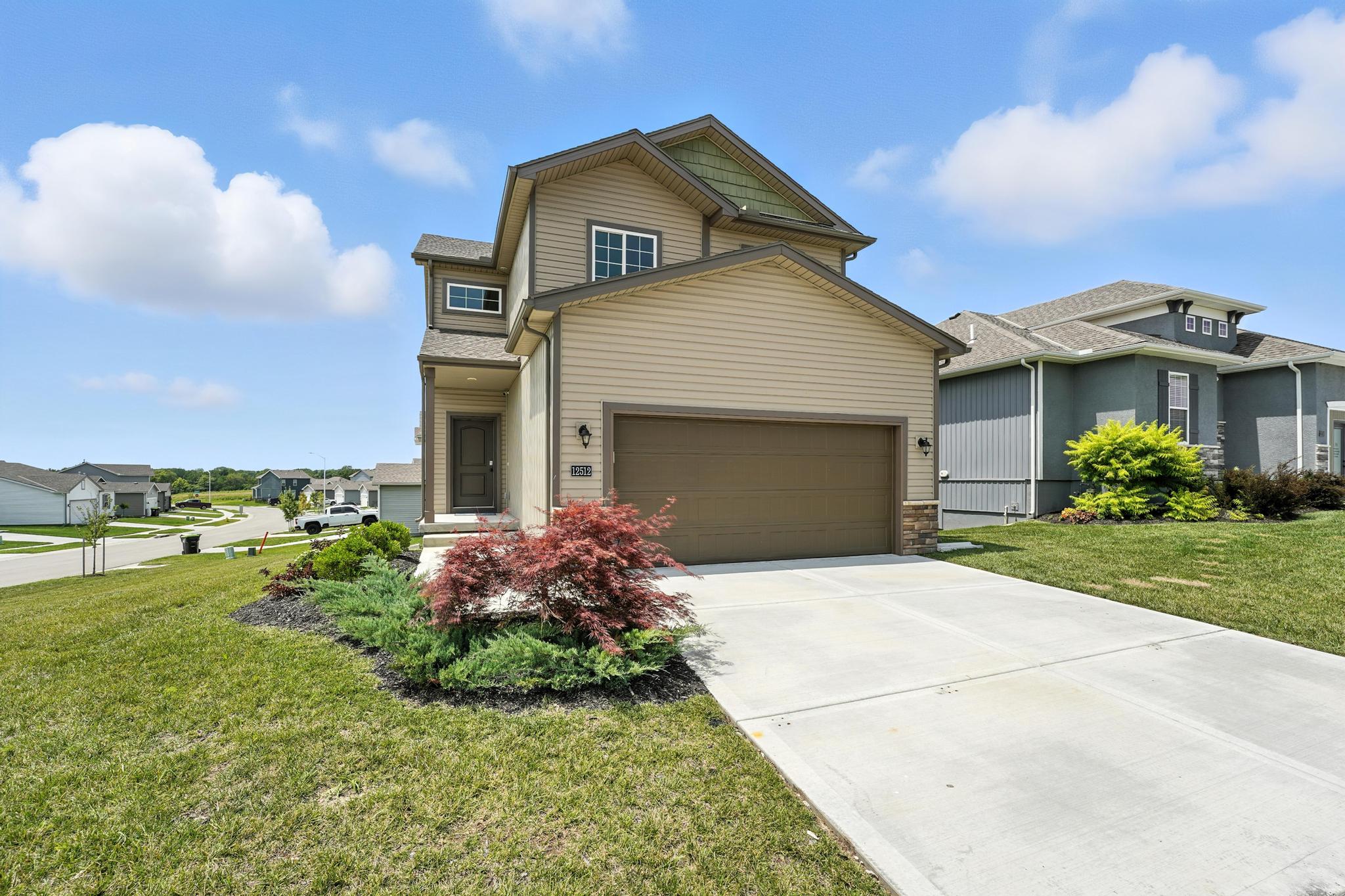 12512 Exterior
