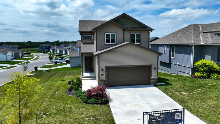 27118 E Oak View Drive