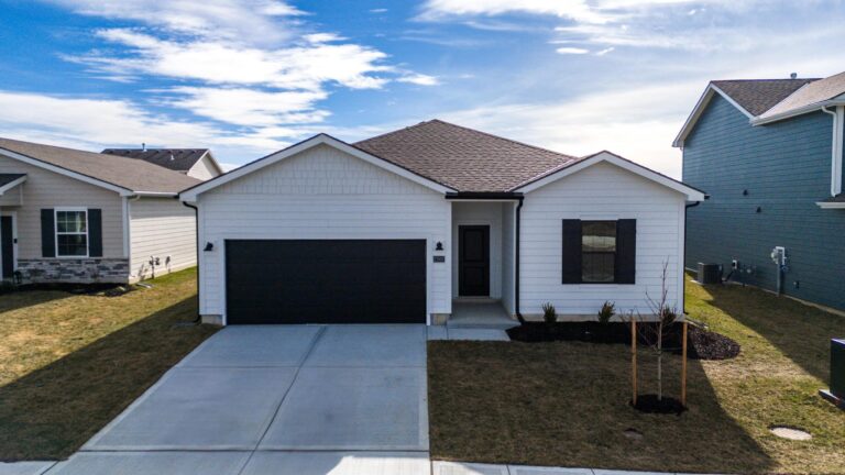 27007 E Oak View Drive