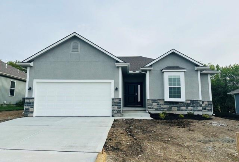 27017 E Olive Drive, Lee's Summit, Missouri 64086, 3 Bedrooms Bedrooms, ,3 BathroomsBathrooms,Residential,For Sale,Olive,HMS2494411